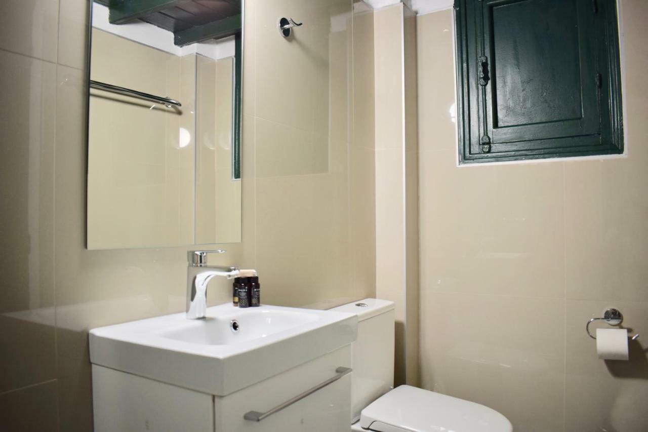 Central 2-Bedroom Apartment With Rooftop Access! Ep9G Atene Esterno foto