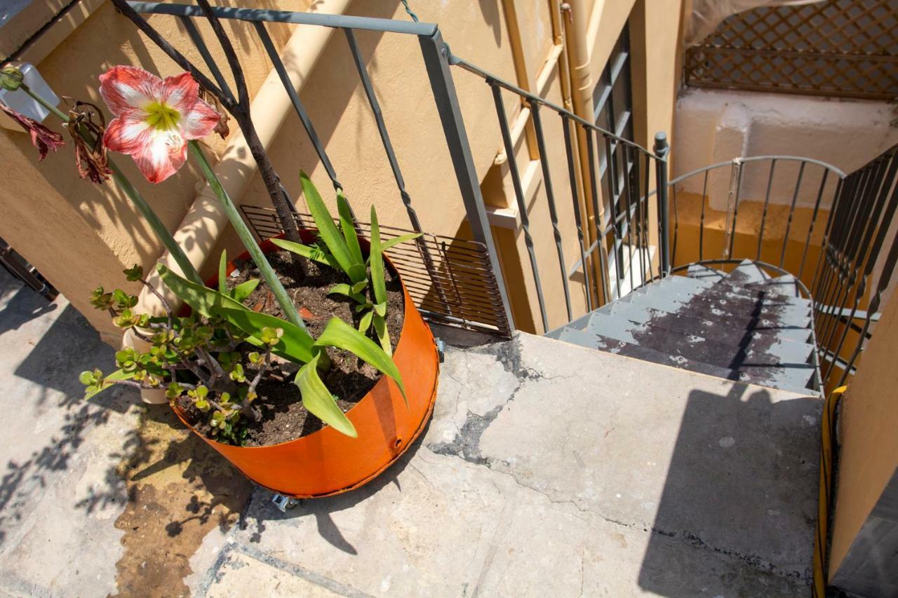Central 2-Bedroom Apartment With Rooftop Access! Ep9G Atene Esterno foto